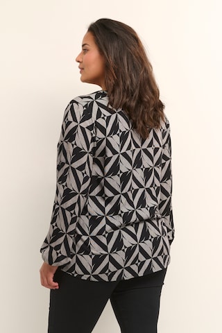 KAFFE CURVE Blouse 'Micca' in Zwart