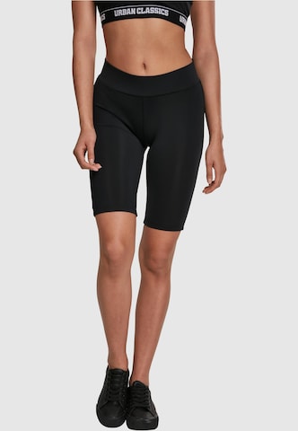 Urban Classics Skinny Shorts in Schwarz: Vorderseite
