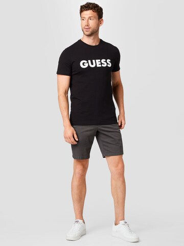 GUESS T-Shirt in Schwarz