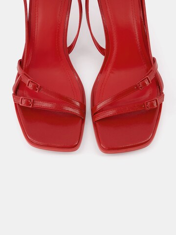 Bershka Sandale in Rot