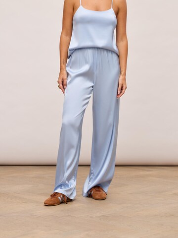 noar studios Laiad sääred Püksid, värv sinine: eest vaates