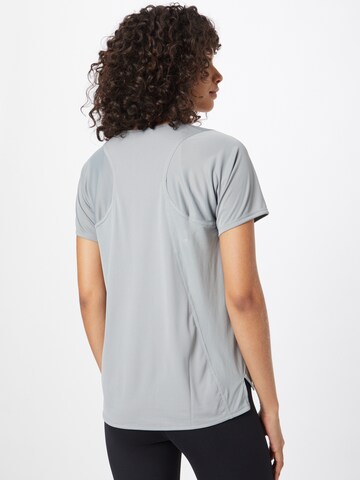 NIKE Functioneel shirt 'Race' in Grijs