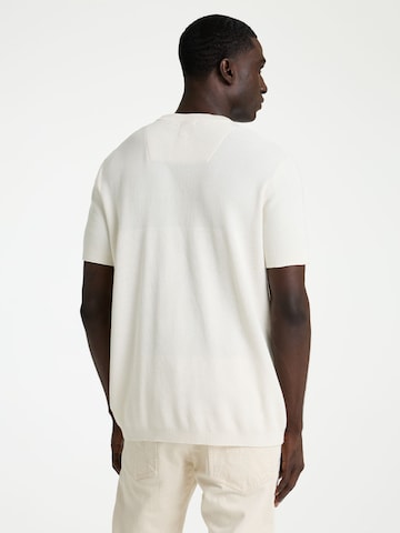 T-Shirt 'Otiz' CHASIN' en blanc