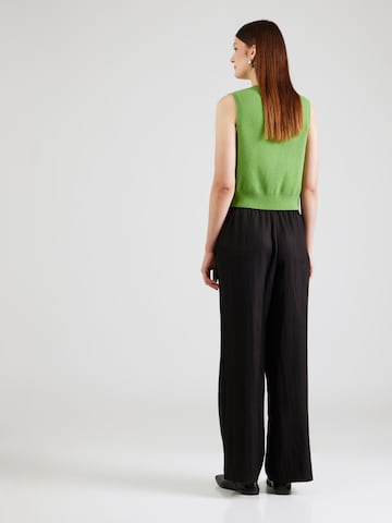 Gina Tricot Wide Leg Suorat housut värissä musta