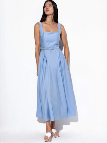 Busem - Vestido 'Midi' em azul: frente