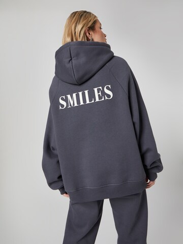 Smiles Sweatshirt 'Finn' in Grijs