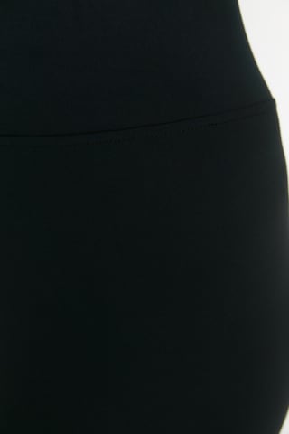 Trendyol Curve - Skinny Leggings en negro