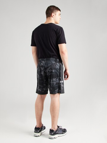 ADIDAS ORIGINALS Regular Shorts in Schwarz