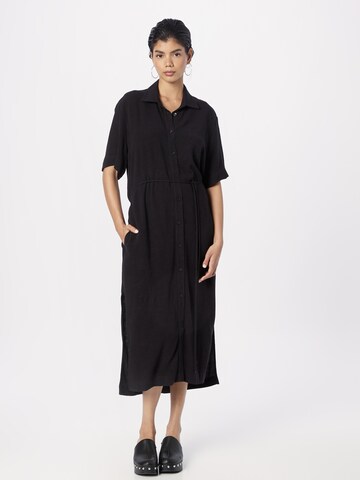 Robe-chemise 'Carla' WEEKDAY en noir : devant