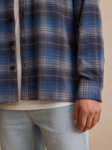 DAN FOX APPAREL - Regular Fit Camisa 'Robert' em azul
