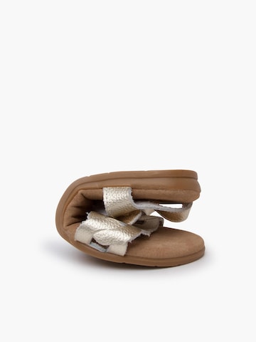 Sandalo di Pisamonas in beige