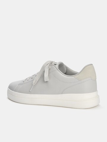 Sneaker bassa di Pull&Bear in grigio
