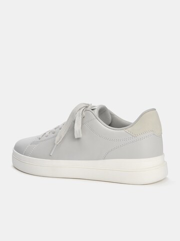 Pull&Bear Sneaker in Grau