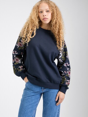 ONLY Sweatshirt 'ONLWANTED' in Blue: front