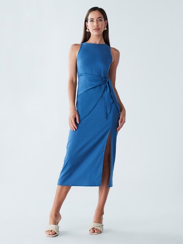 Robe 'SHAY' BWLDR en bleu : devant