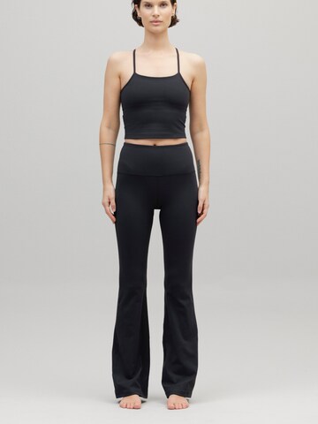 Hey Honey Flared Leggings 'Flared' in Black: front