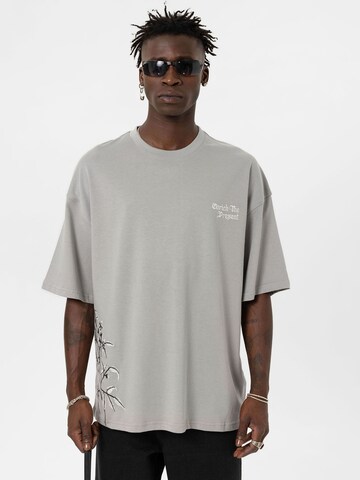 T-Shirt 'Firecracker Flower' VAMOS CLO en gris : devant