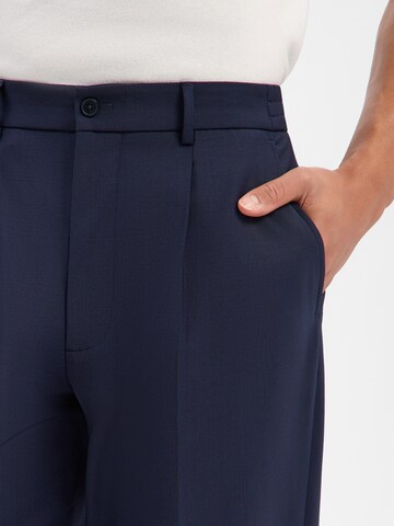 BENVENUTO Tapered Pleated Pants 'Roberto' in Blue