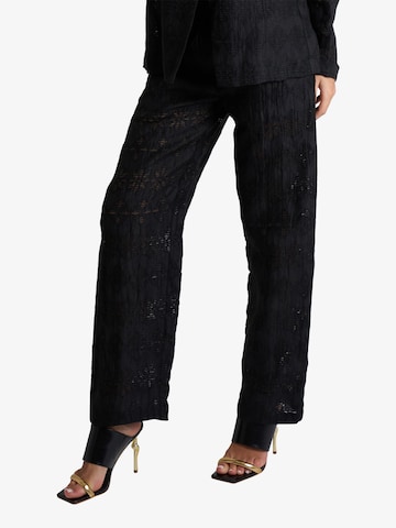 regular Pantaloni di SOUVENIR in nero: frontale