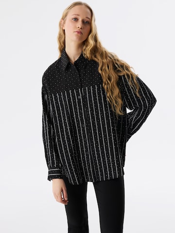 Twist Blouse in Black: front