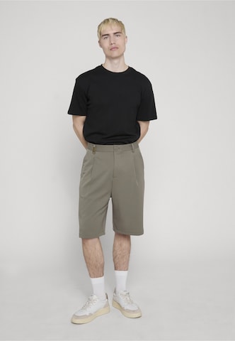 2Y Studios Regular Shorts 'Renzo' in Grün