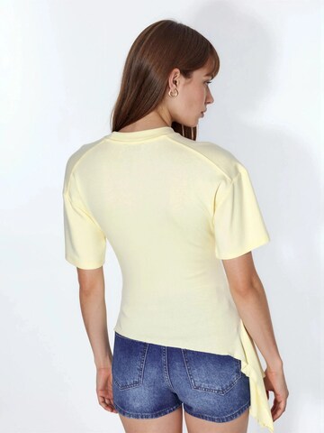 Busem T-Shirt in Gelb