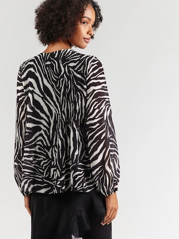 ZABAIONE - Blusa 'Al44bii' en negro