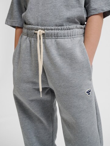 Hummel Loosefit Hose in Grau