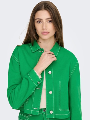 ONLY Демисезонная куртка 'Vaya' в Зеленый