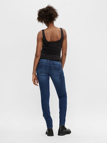 Coupe slim Jean 'MLSARNIE ' MAMALICIOUS en bleu