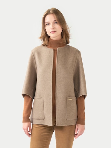 GOBI Cashmere Neulepaita 'Patch Pocket Cashmere Poncho Jacket' värissä beige: etupuoli