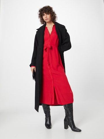 Robe-chemise 'NIRRA' minimum en rouge