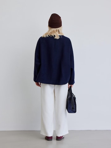 MANUKA Between-Season Jacket in Blue