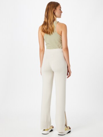 WEEKDAY Regular Trousers 'Cameo' in White