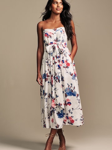 LAURA ASHLEY Dress in White: front