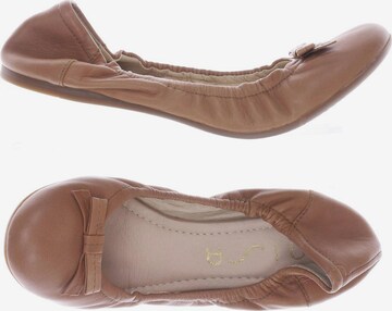UNISA Flats & Loafers in 40 in Brown: front