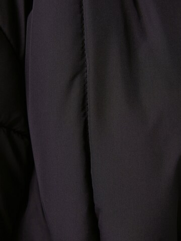 Bershka Kurtka zimowa w kolorze czarny