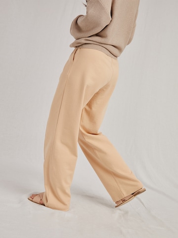 A LOT LESS Wide leg Trousers 'May' in Beige