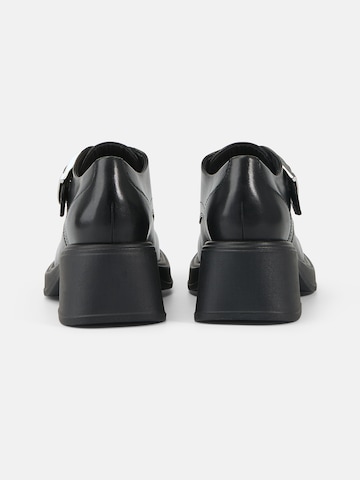 juoda VAGABOND SHOEMAKERS Loaferai 'DORAH'