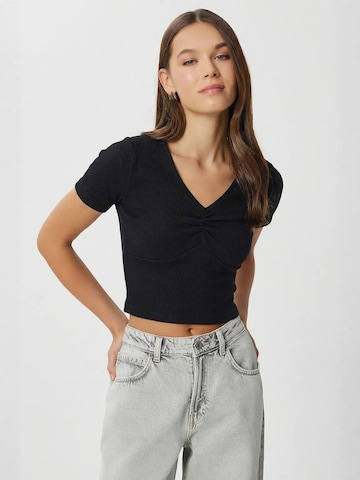 Happiness İstanbul Shirt in Zwart: voorkant