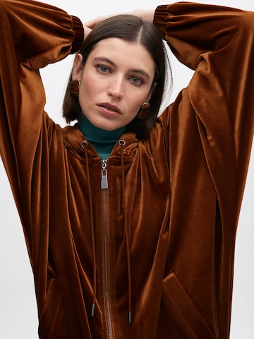 Veste de survêtement Lola Casademunt en marron