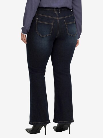 SHEEGO Bootcut Jeans in Blau