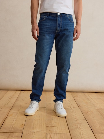 DAN FOX APPAREL Regular Jeans 'Carlo' in Blue: front