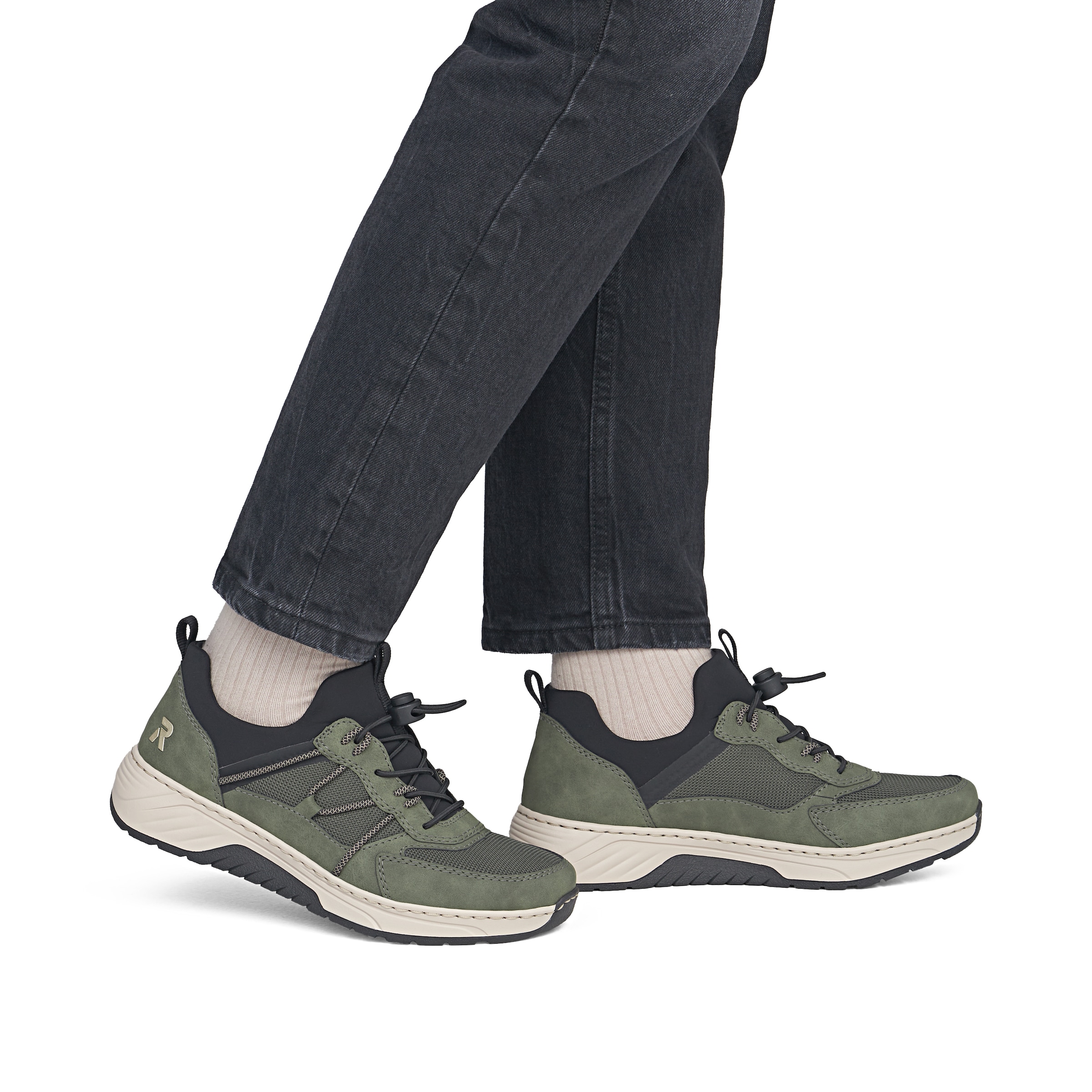Chaussure de sport à lacets Rieker en vert : devant