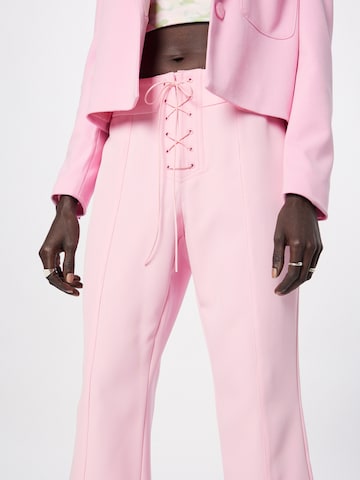 Flared Pantaloni 'RUTH' di SOMETHINGNEW in rosa
