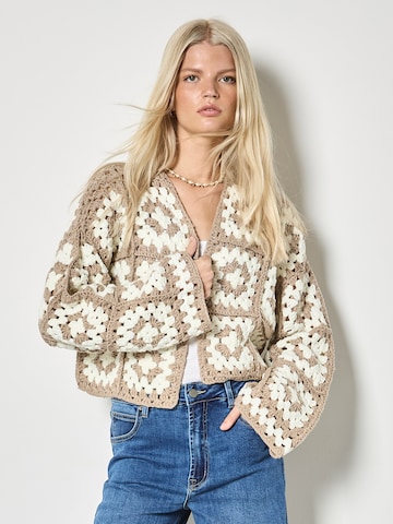 Cardigan ' ' Apricot en marron : devant