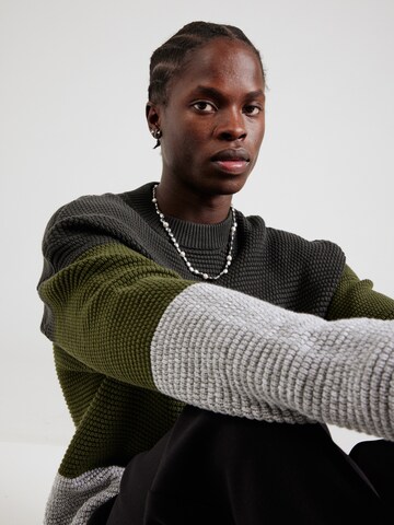 MUSTANG Pullover 'EVESHAM' in Grau