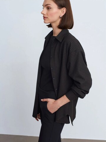 Dilvin Shirt in Grey: front