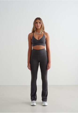 Aim'n Flared Hose 'Sense' in Grau