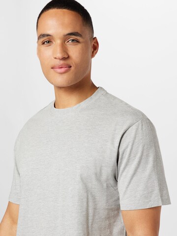 Only & Sons T-shirt 'Fred' i grå